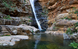 der große Wasserfall Meiringspoort, Kleine Karoo, Wasserfall